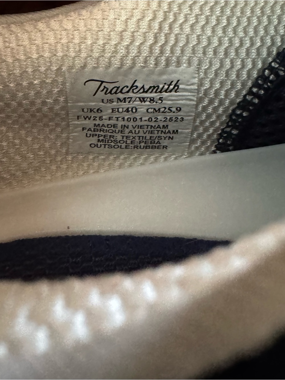 Tracksmith Eliot Runner - Picture 8 of 9
